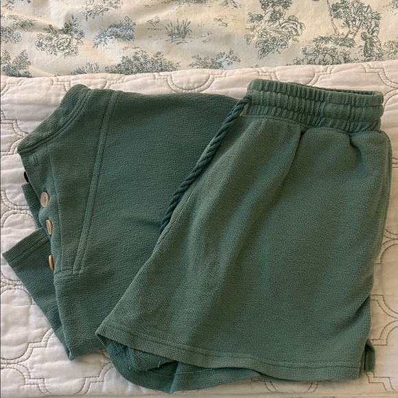 Universal Thread Green Lounge Set - Picture 2 of 5